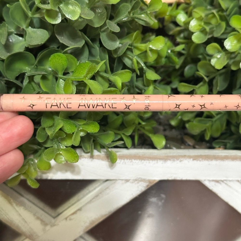 Tarte Fake Awake Eye Brightener